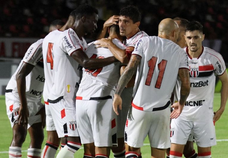 imagem da materia: Botafogo-SP vence Bragantino e reage no Paulistão