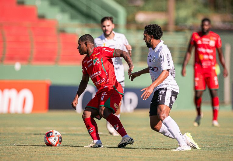 Velo precisa vencer para se manter longe do rebaixamento