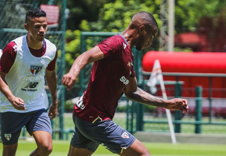 imagem da materia: São Paulo se reapresenta após derrota para Ponte Preta