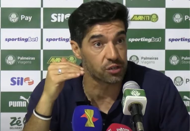 imagem da materia: Abel Ferreira pede união aos palmeirenses após classificação