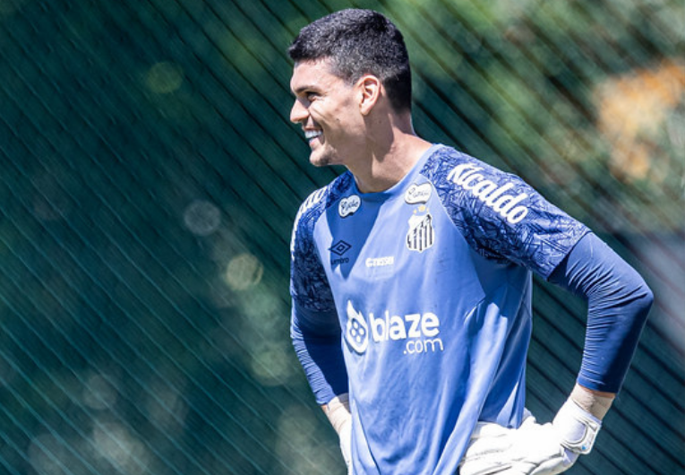 imagem da materia: Brazão retorna aos treinos e reforça Santos nas quartas