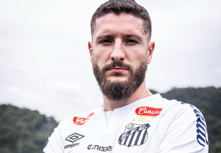 imagem da materia: Santos oficializa contratação de Zé Rafael, ex-Palmeiras