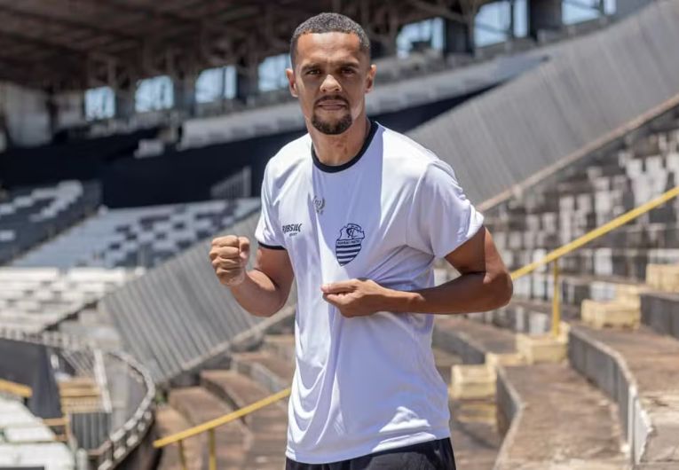 imagem da materia: Renan Barcelos está bem e já treina normalmente no Comercial