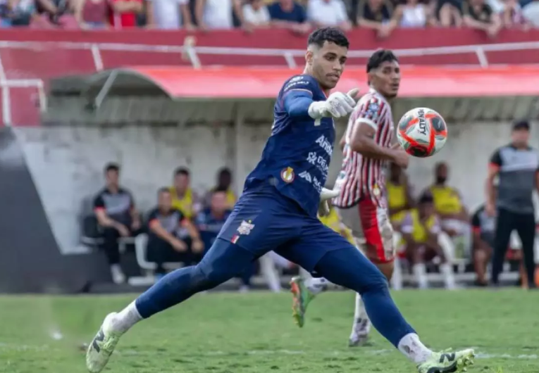imagem da materia: Goleiro do Paulista pode atingir 1000 minutos sem levar gol
