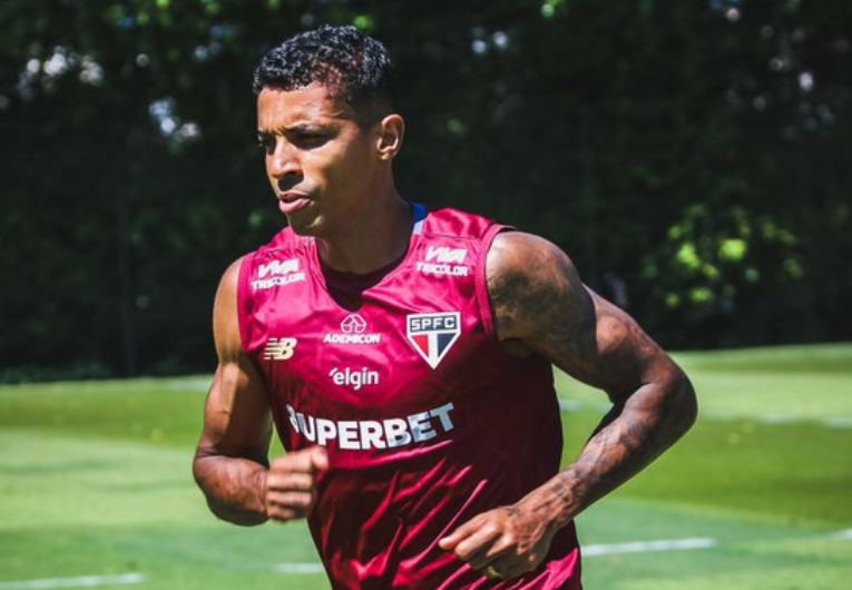 imagem da materia: Voltando! Luiz Gustavo se aproxima do retorno aos gramados