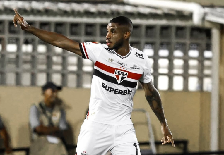 imagem da materia: São Paulo supera o São Bernardo e se classifica na liderança