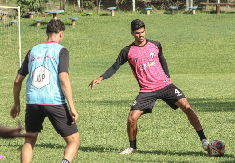 imagem da materia: São Bernardo enfrenta o Marília visando manter boa fase