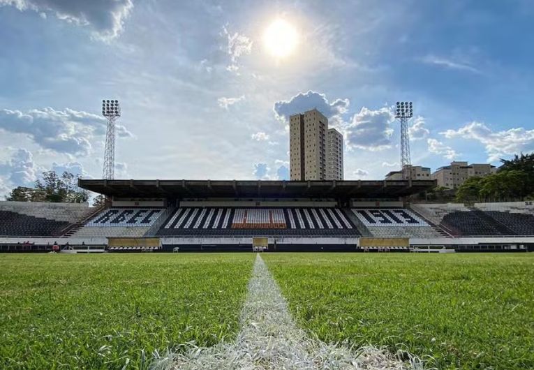 imagem da materia: Rio Branco recebe Francana em duelo de invictos