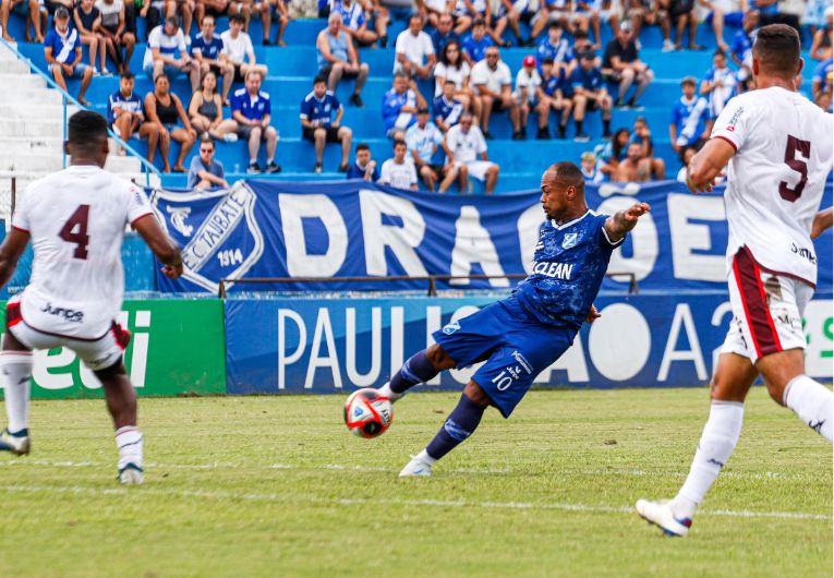 imagem da materia: Taubaté volta a ser derrotado no Joaquinzão