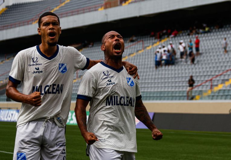 imagem da materia: Técnico do Taubaté atualiza situações de lesionados