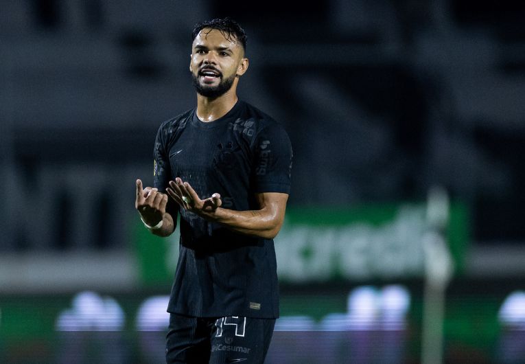 imagem da materia: Raniele sofre lesão e vira desfalque para o Corinthians