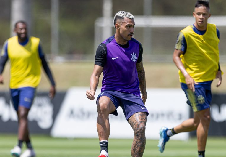 imagem da materia: Matheuzinho projeta decisão para o Corinthians