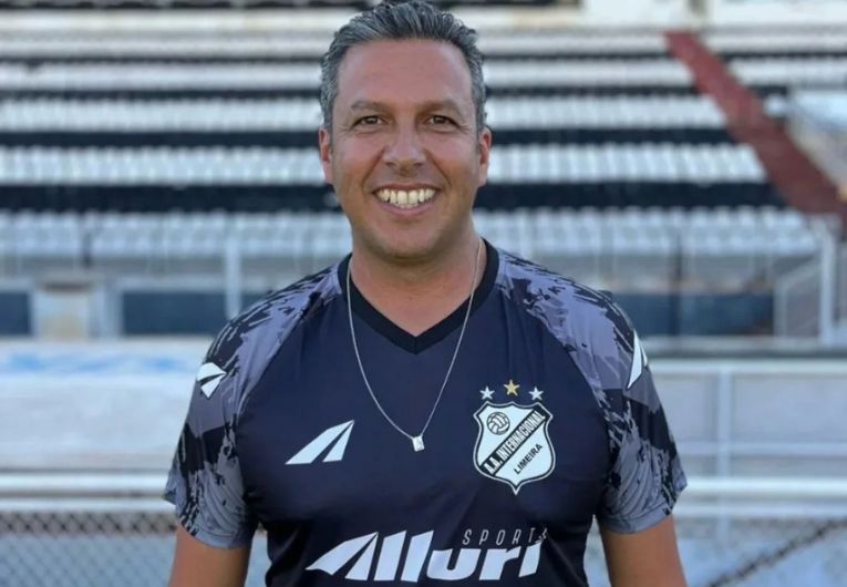 imagem da materia: Denis Augusto não é mais treinador do Sub-20 da Inter