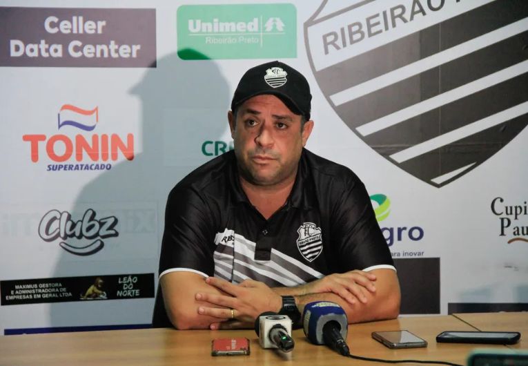 imagem da materia: Gustavo Marciano comenta goleada sofrida para o Rio Branco