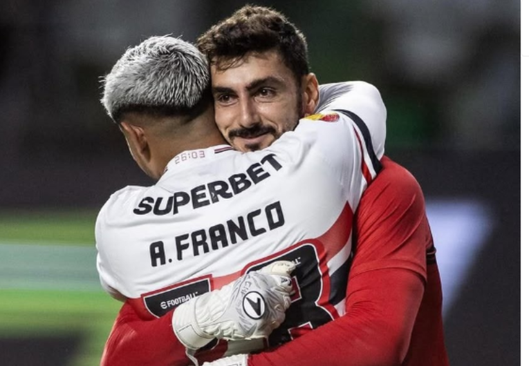 imagem da materia: São Paulo busca renovação de três pilares da equipe