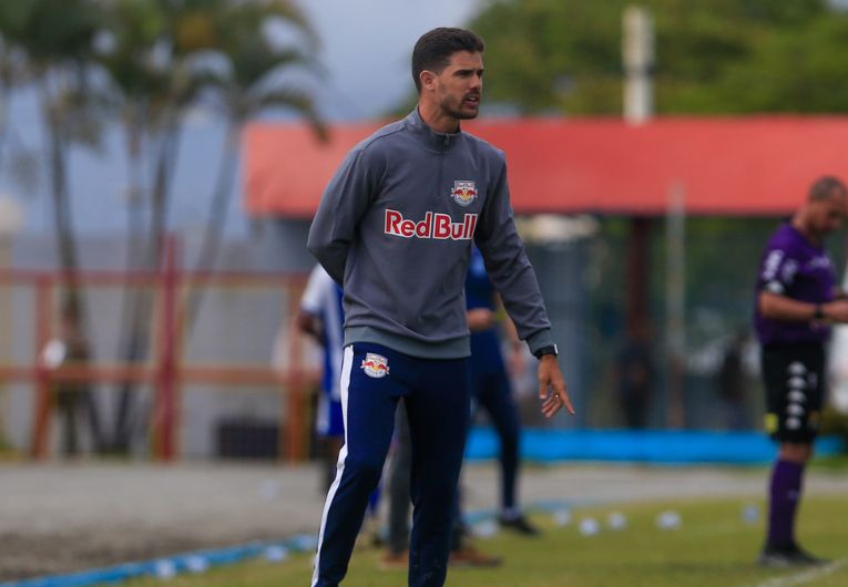 imagem da materia: Treinador do Braga Sub-20 fala sobre estreia no Brasileirão