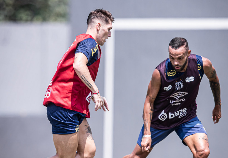 imagem da materia: Santos negocia amistoso contra Coritiba antes do Brasileirão