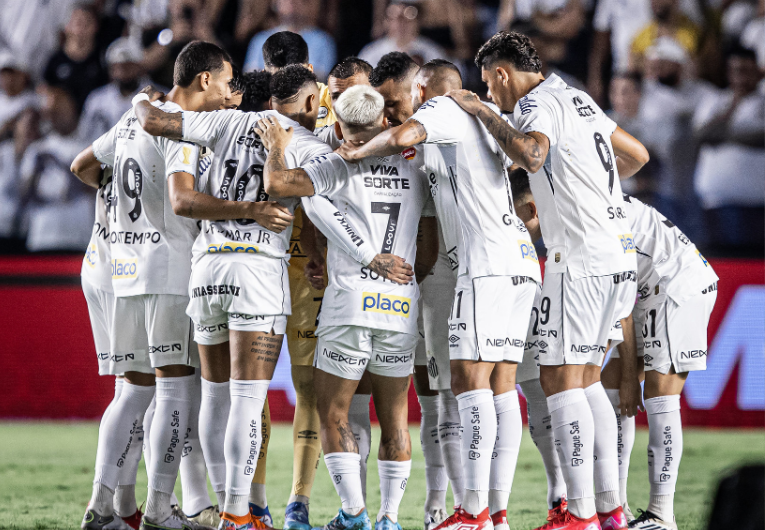 imagem da materia: Santos faz amistoso contra o Coritiba no Couto Pereira