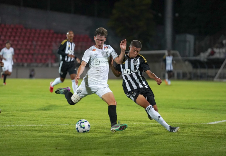 imagem da materia: Santos empata com Atlético-MG no Brasileiro Sub-20