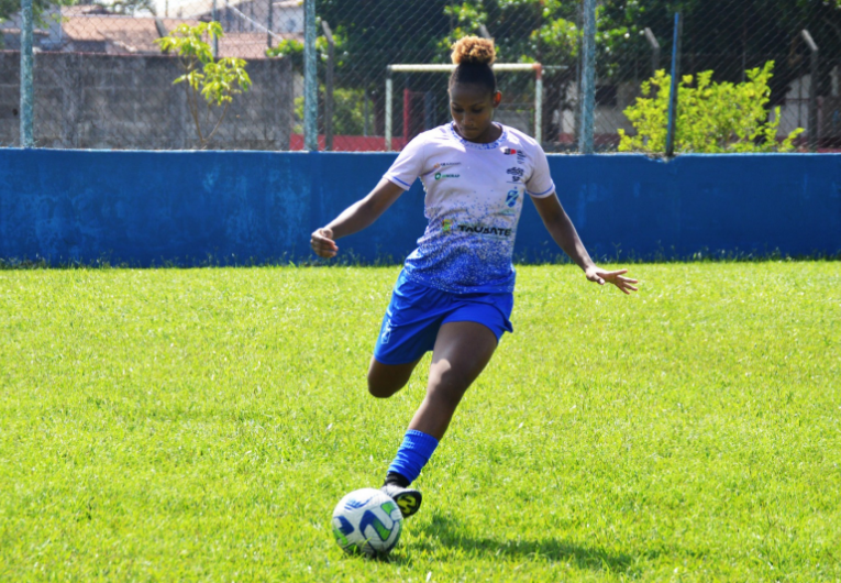 imagem da materia: AD Taubaté oficializa contratação da atacante Camilly Tanque