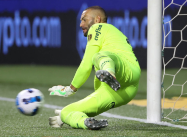 Retrospecto de Weverton em penalidades preocupa o Verdão