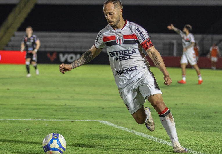 imagem da materia: Botafogo-SP descarta tranferência de Douglas Baggio
