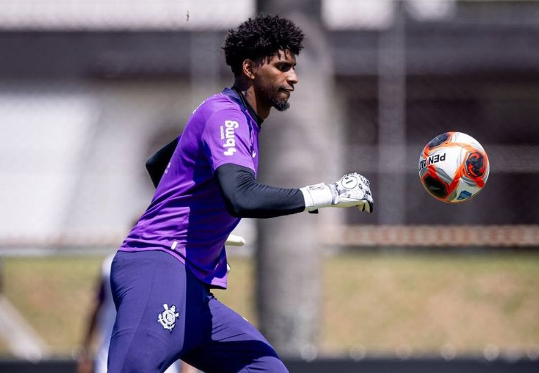 imagem da materia: Focado na final, Corinthians realiza trabalhos táticos