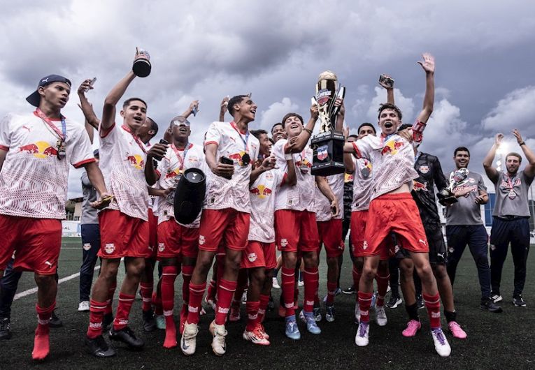 imagem da materia: Bragantino Sub-17 conquista a Coffee Tournament 2025