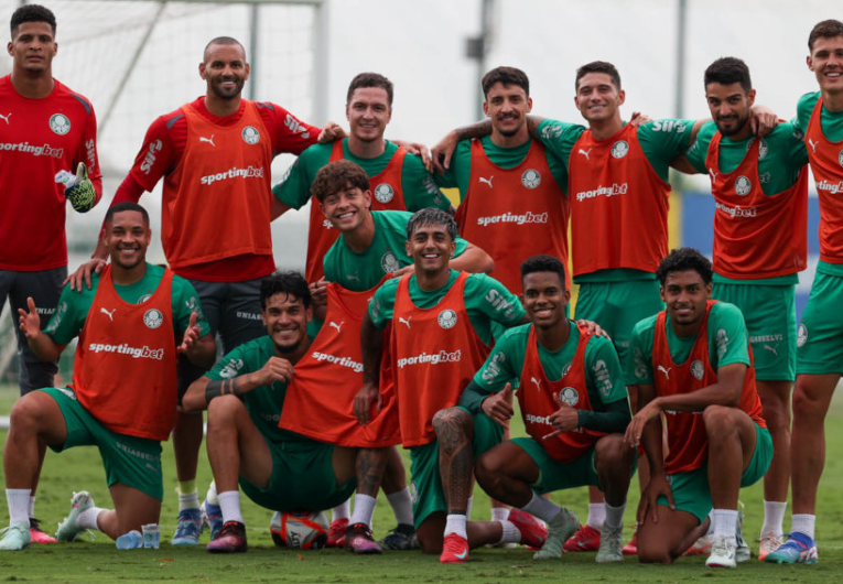 imagem da materia: Palmeiras ensaia escalação com o retorno dos convocados