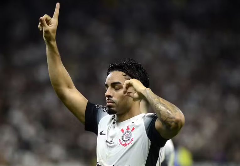 imagem da materia: Além da taça, Matheus Bidu comemora o nascimento do filho