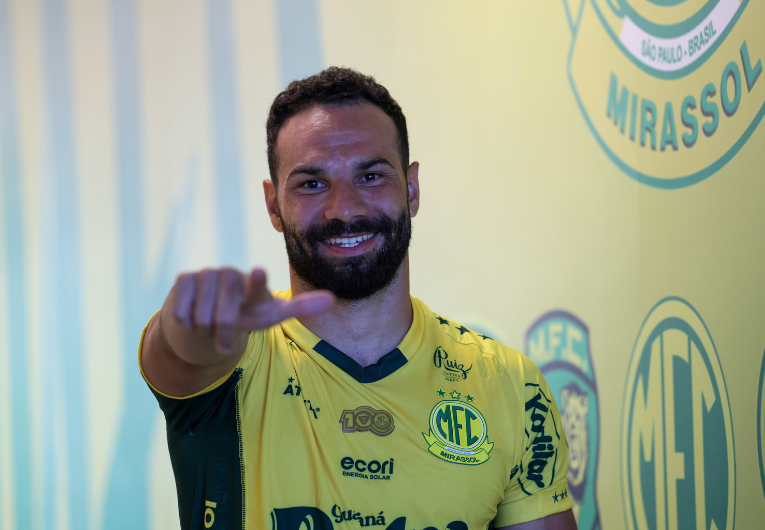 imagem da materia: Edson Carioca é apresentado como jogador do Mirassol