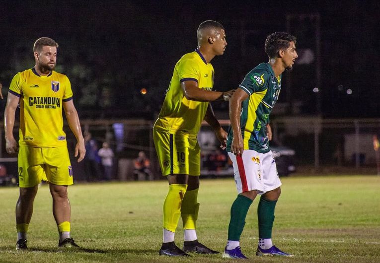 imagem da materia: Com gol no fim, União São João vence o Catanduva