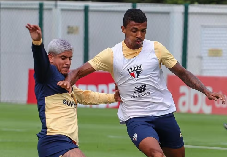 imagem da materia: Luiz Gustavo pode ser relacionado para duelo com o Palmeiras