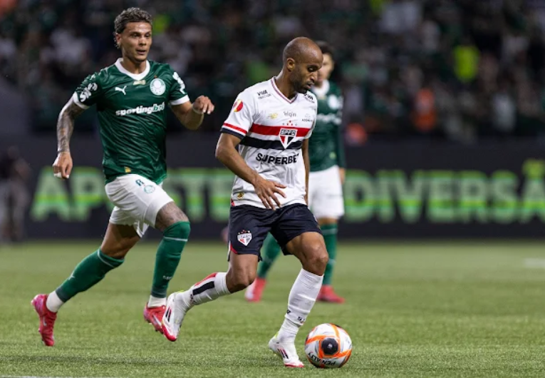 imagem da materia: SPFC lidera estatísticas de posse de bola e passes certos
