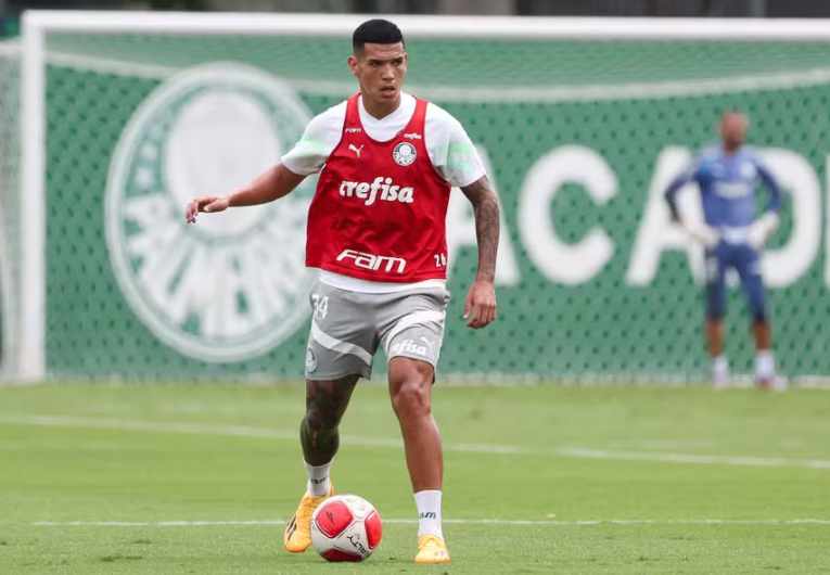 imagem da materia: Palmeiras negocia Kaiky Naves com Bragantino