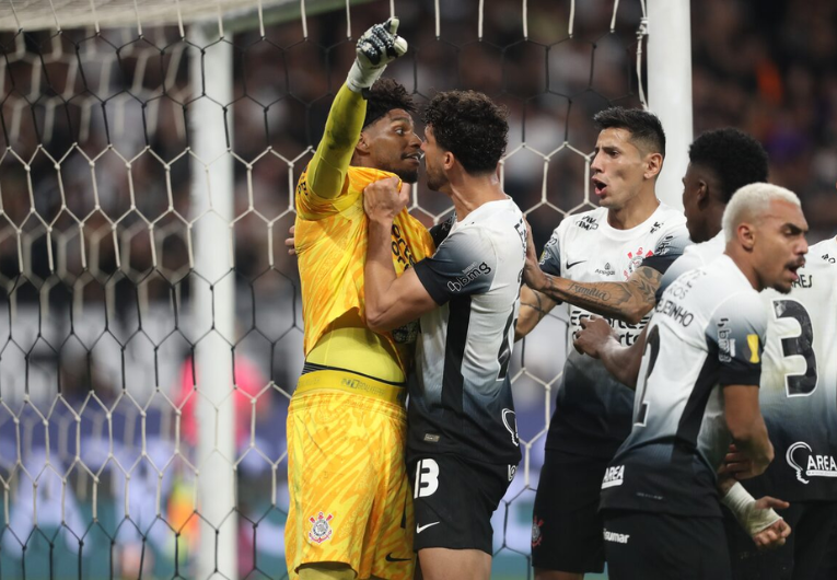 imagem da materia: Hugo Souza defende pênalti e Corinthians é campeão paulista
