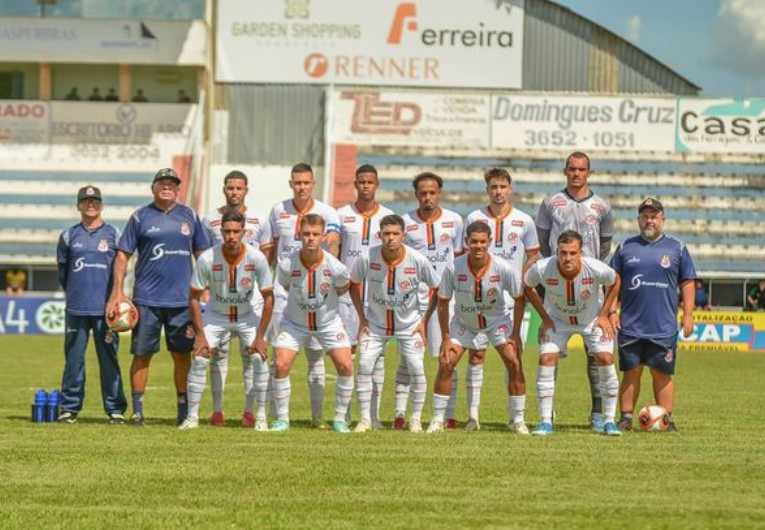 imagem da materia: Penapolense se mantém fora da zona do rebaixamento