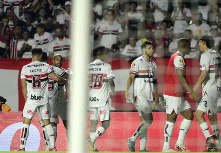 imagem da materia: São Paulo bate o Novorizontino e vai à semifinal do Paulista