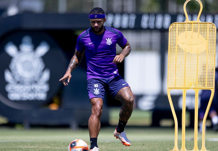 imagem da materia: Corinthians faz plano para retorno de Memphis Depay