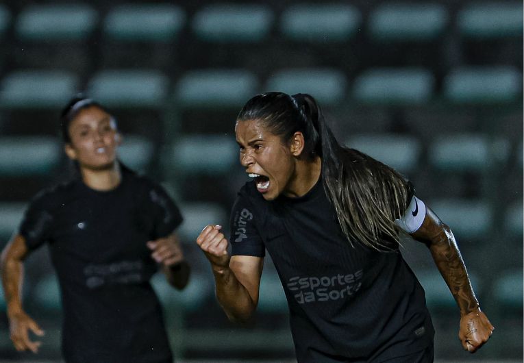 imagem da materia: Vic Albuquerque alcança marca histórica pelo Corinthians