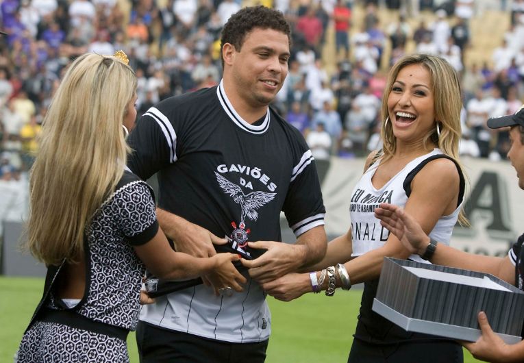 imagem da materia: Organizada do Corinthians rechaça fala de Ronaldo
