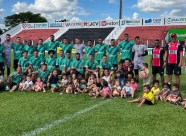 Bandeirante recebe crianças durante treinamento