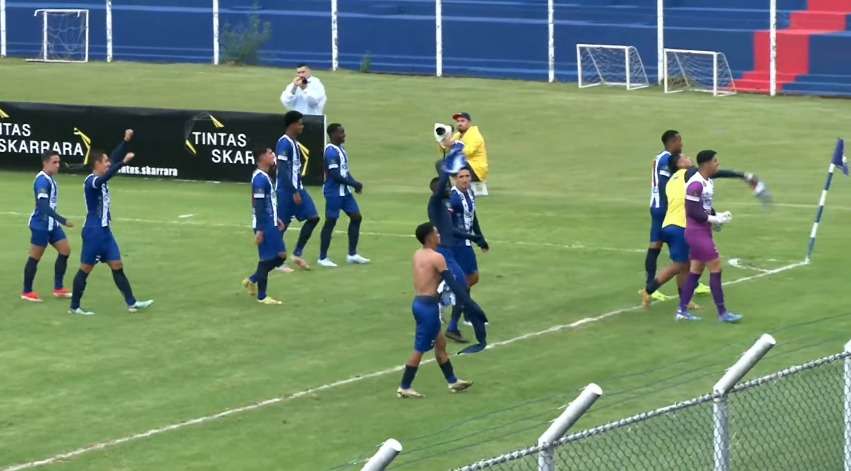 imagem da materia: São Caetano pressiona, mas Nacional resiste e avança à semifinal da A4