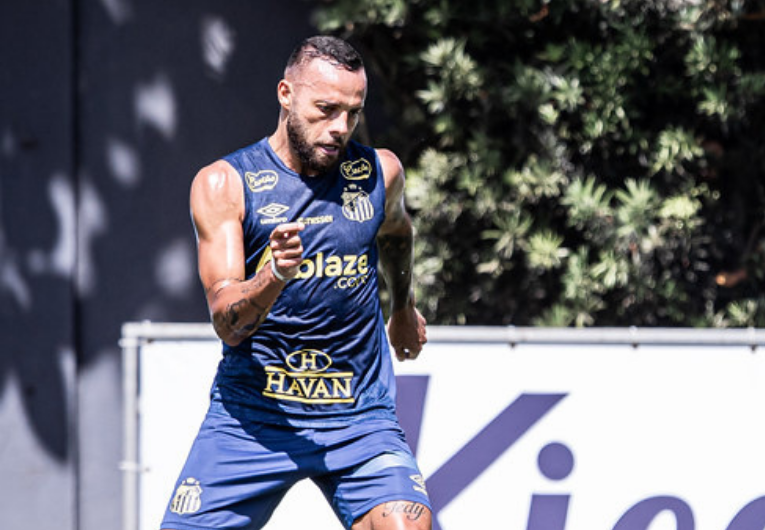 imagem da materia: Guilherme pode perder vaga no ataque do Santos