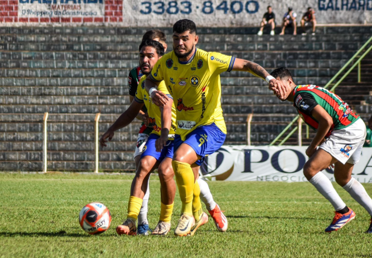 imagem da materia: Araçatuba vence CAT fora de casa e avança às semis da Série A4