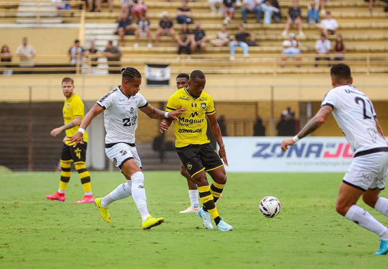 imagem da materia: São Bernardo arranca empate com o ABC na estreia da Série C