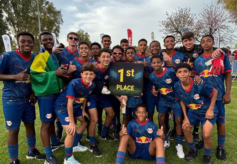imagem da materia: Bragantino Sub-14 conquista competição na Grécia