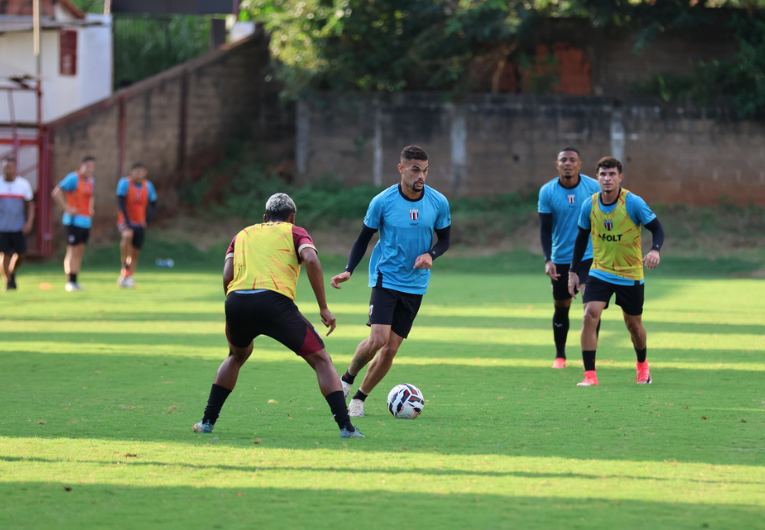 imagem da materia: Botafogo-SP se prepara para enfrentar Goiás na Série B