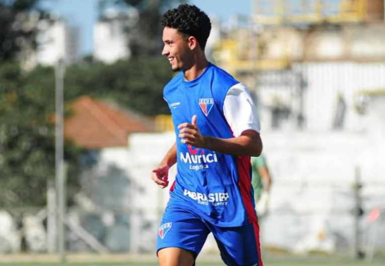 imagem da materia: Gustavo Caires retorna ao ECUS após jogar no Nacional