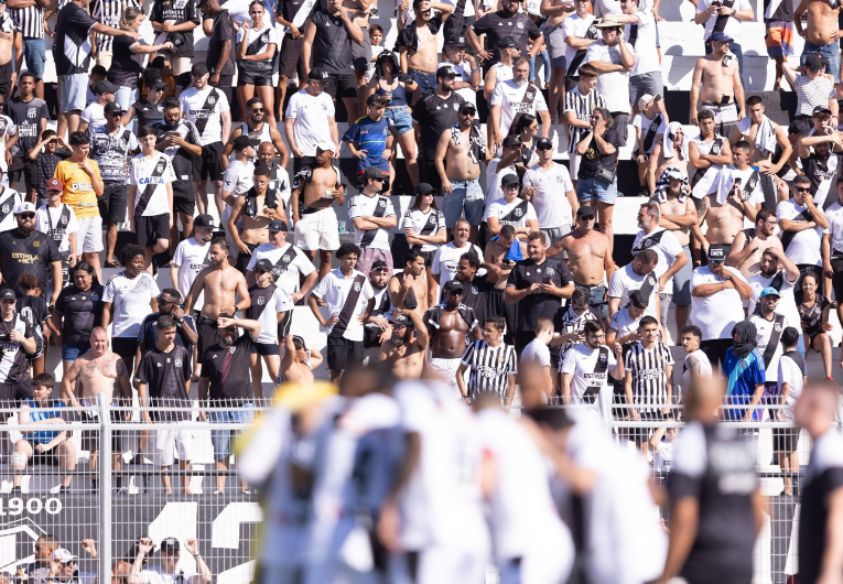 imagem da materia: Ponte Preta volta a ver torcida após mais de dois meses